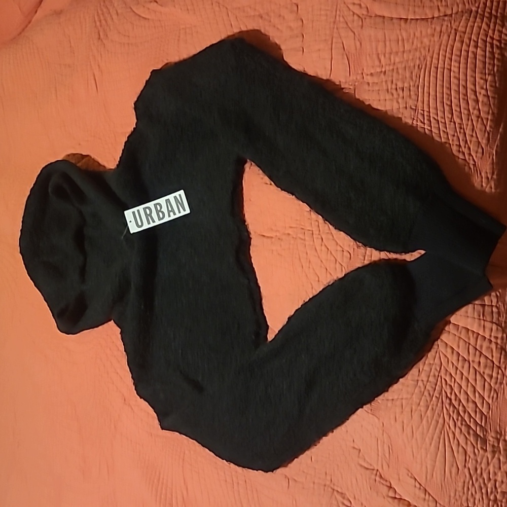 Urban Outfitters black cropped sweater hoodlie, size xs, NWT